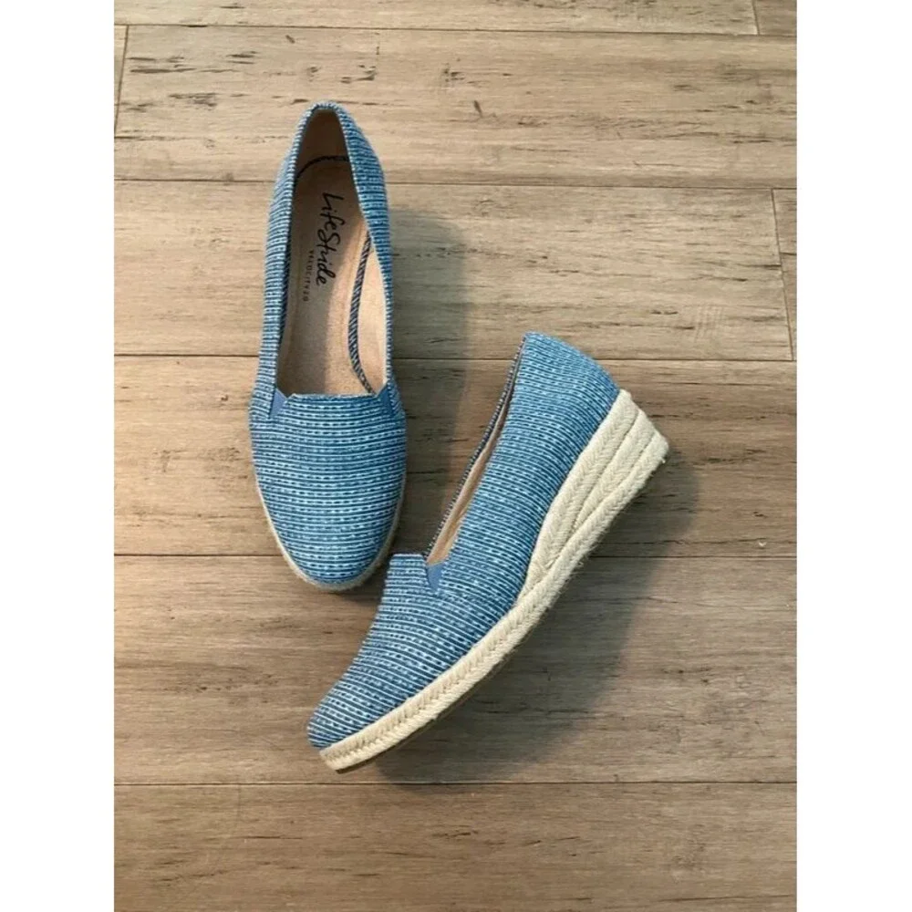Life Stride blue women’s wedge espadrilles size 9.5